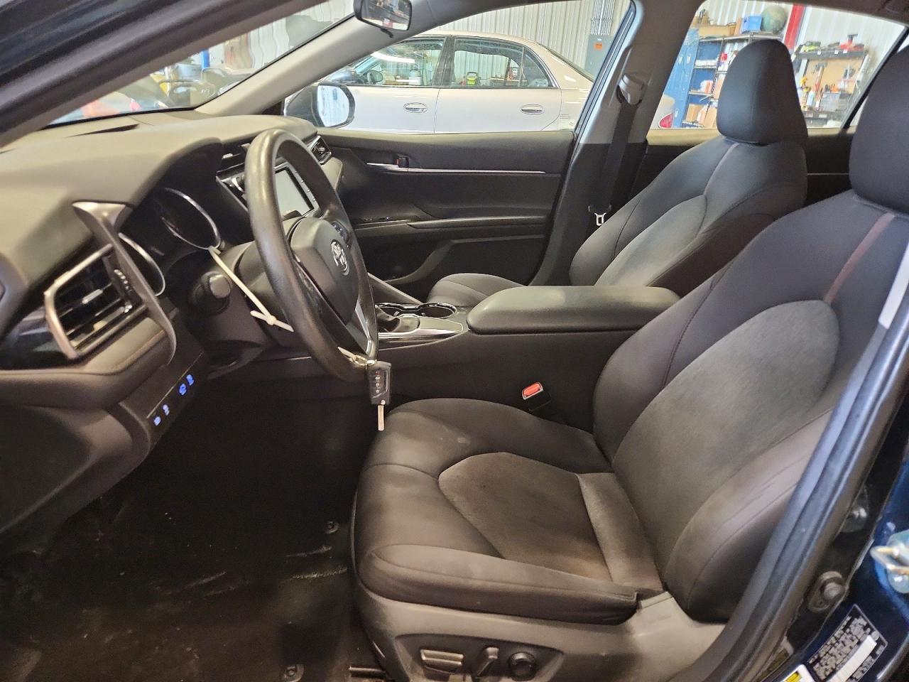 2020 Toyota Camry le