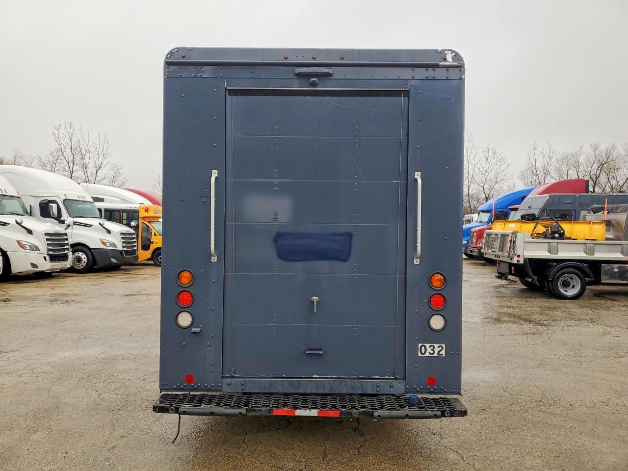 2020 Freightliner MT45G Chassis Delivery Truck
