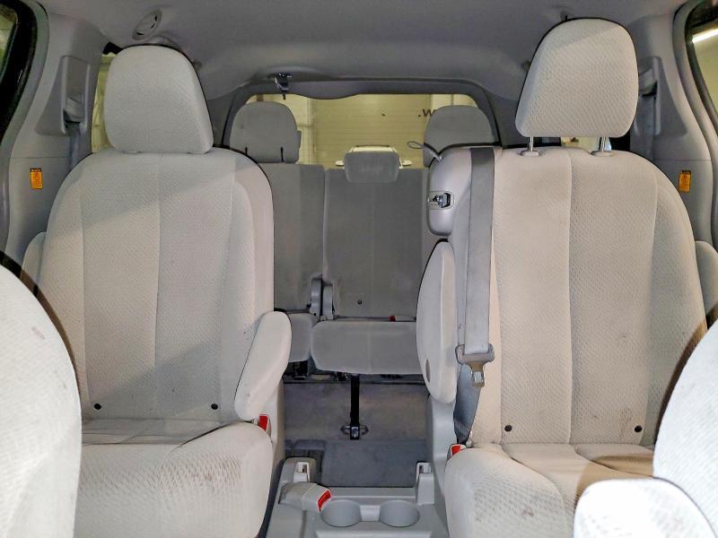 2012 Toyota Sienna le