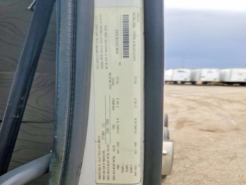 2012 Volvo VNL Semi Truck