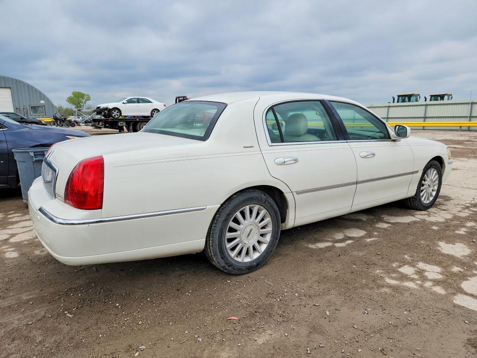2004 Lincoln Town car Ultimate