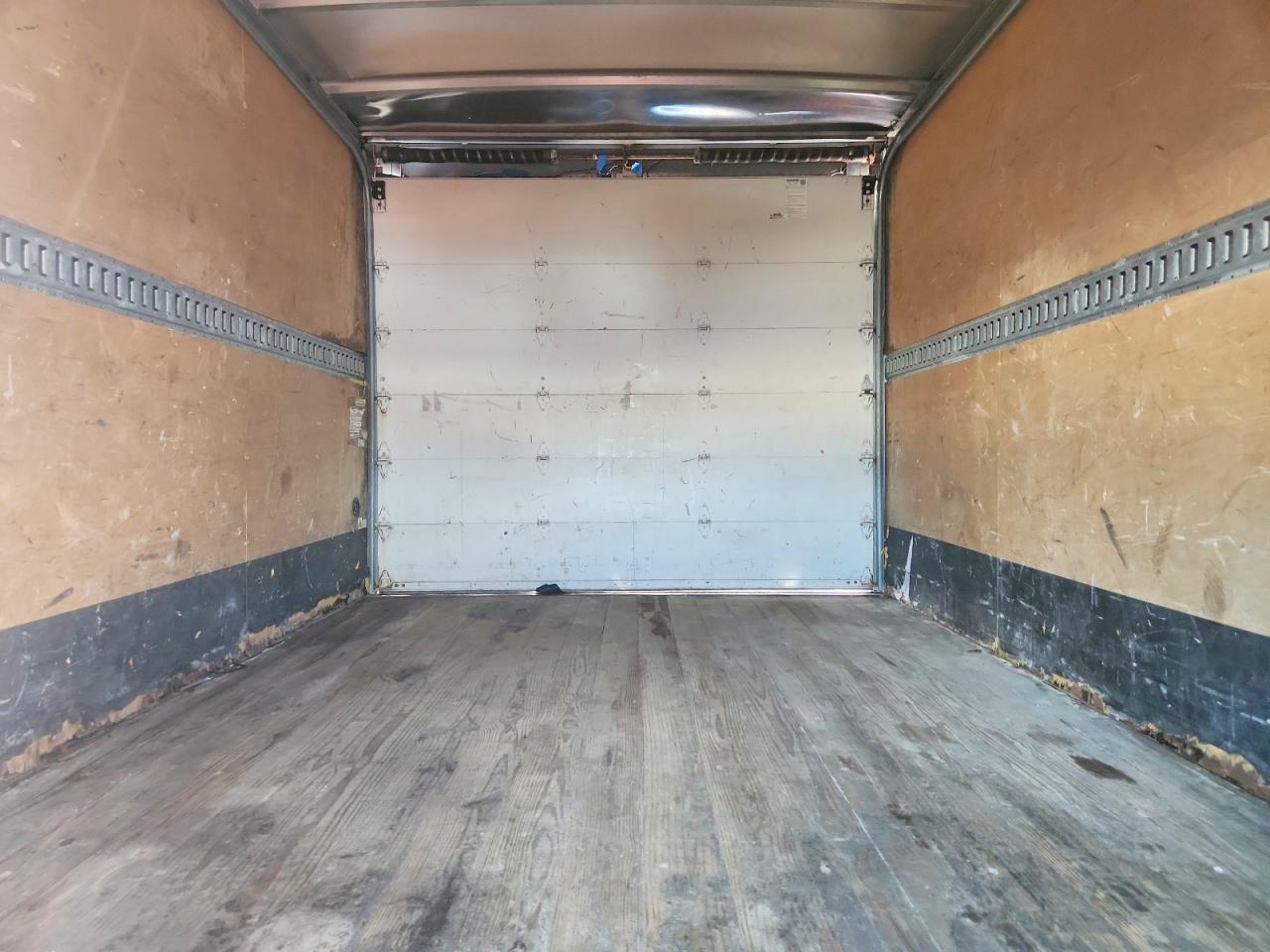 2017 Ford E350 BOX Truck