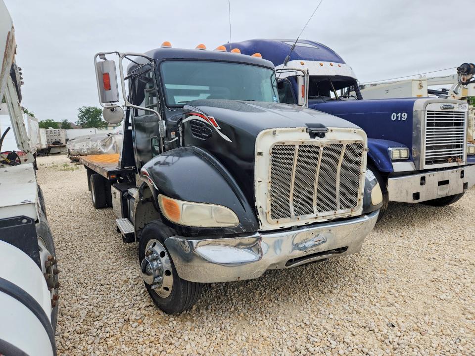2016 Peterbilt 325-TOW Truck