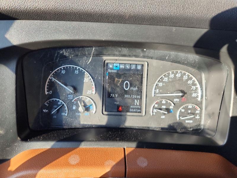 2021 Freigliner 2021 Freightliner Cascadia 126 Semi Truck