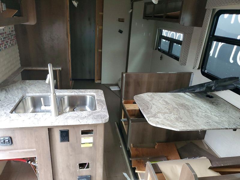 2019 Ford Econoline E450 Super Duty Cutaway Van