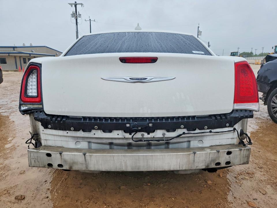 2016 Chrysler 300 Limited