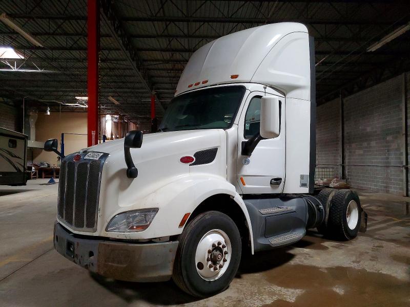 2018 Peterbilt 579 Semi Truck