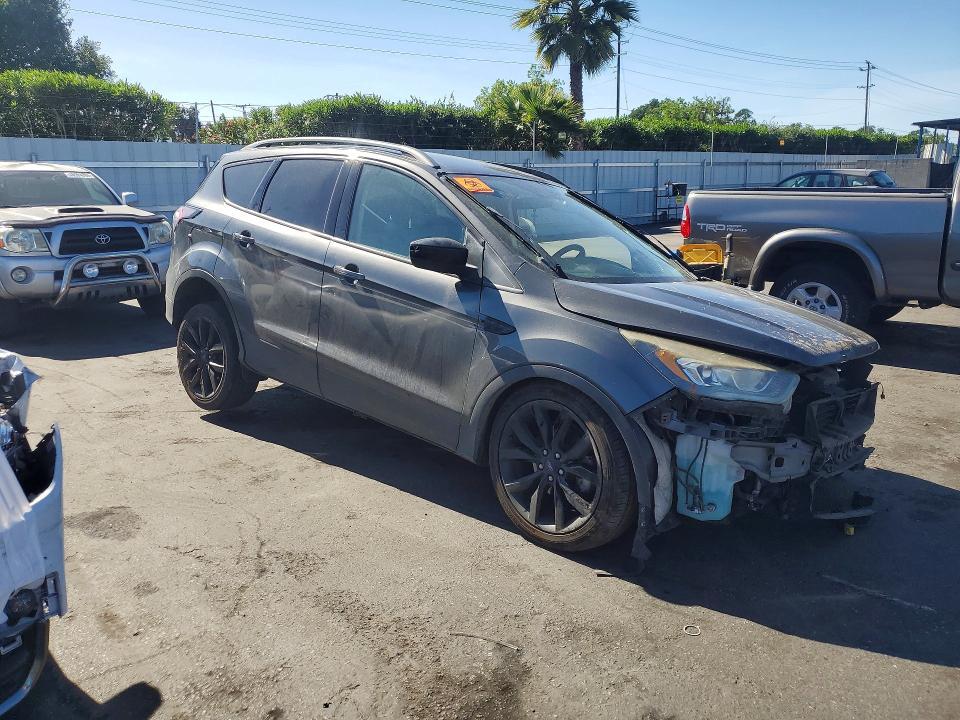 2018 Ford Escape se