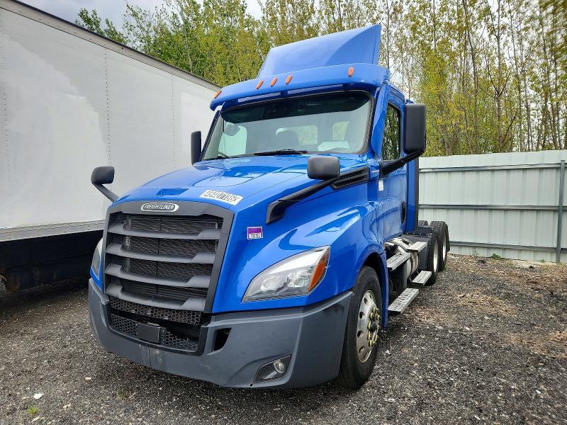 2022 Freigliner 2022 Freightliner Cascadia 126 Semi Truck