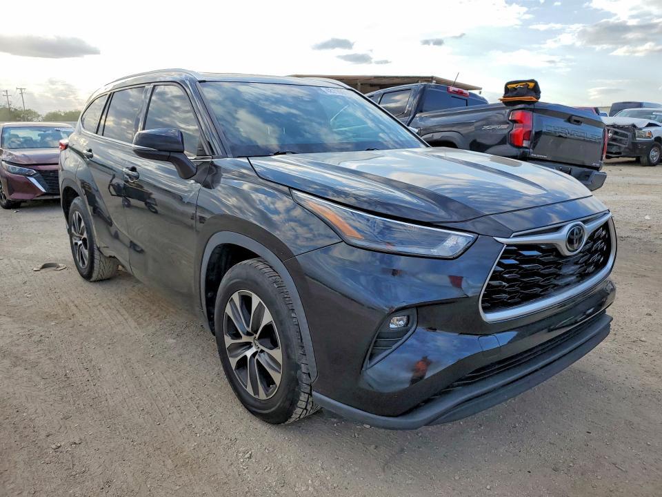 2021 Toyota Highlander xle