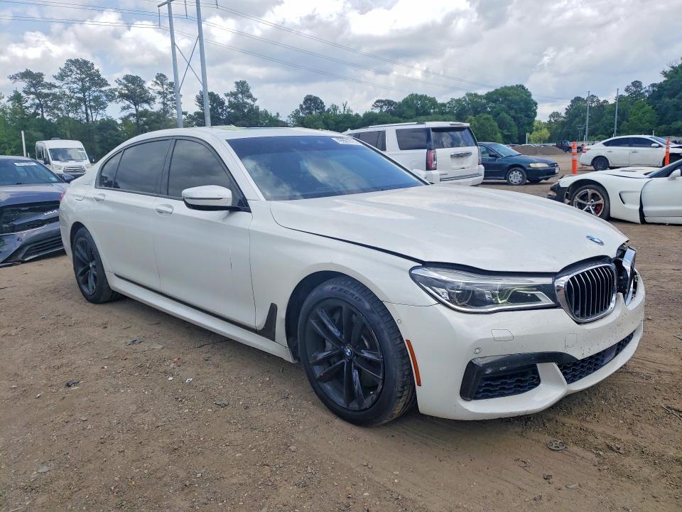 2016 BMW 750 i