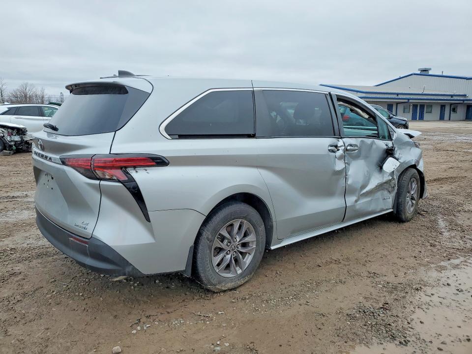 2021 Toyota Sienna le 8-passenger