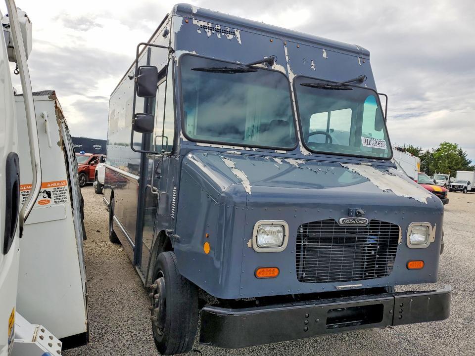 2020 Freightliner MT45G Chassis Delivery Truck