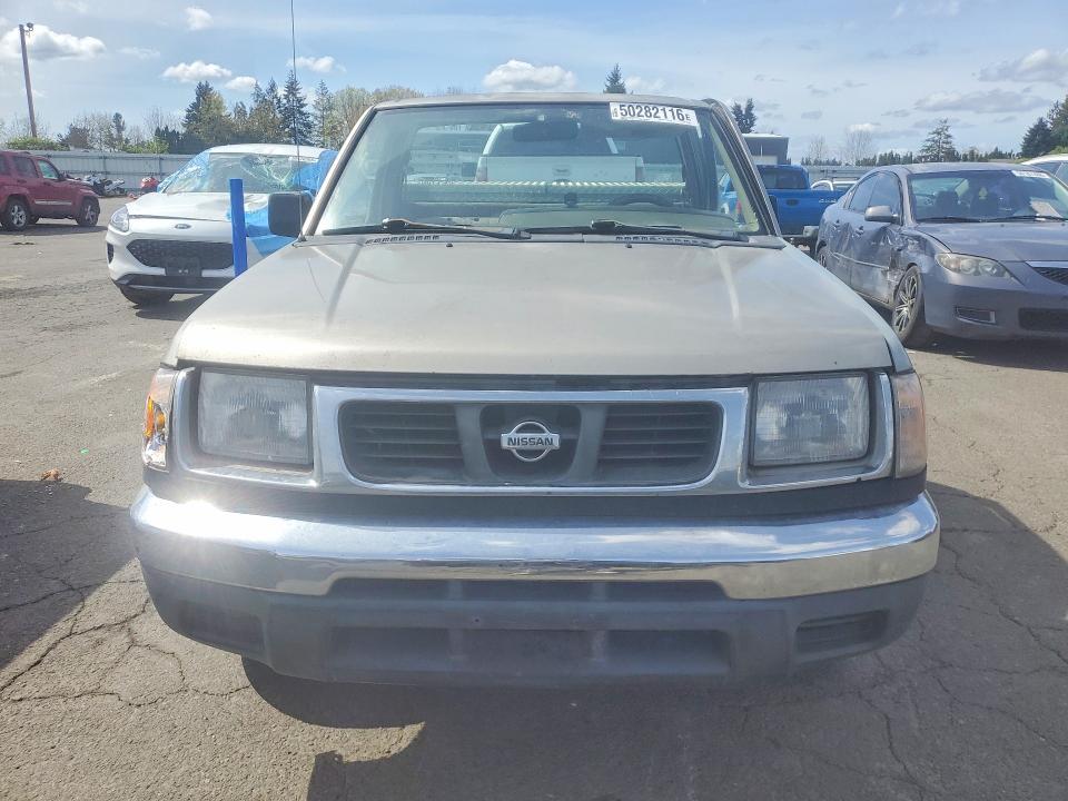 2000 Nissan Frontier xe