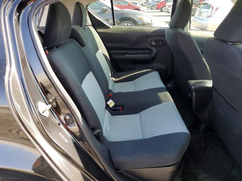 2016 Toyota Prius c Persona Special Edition