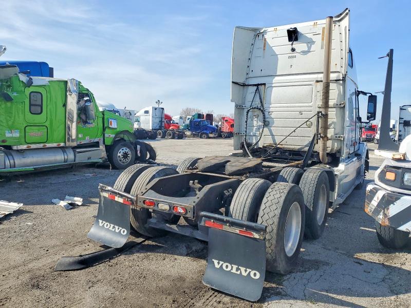 2006 Volv O VNL Semi Truck