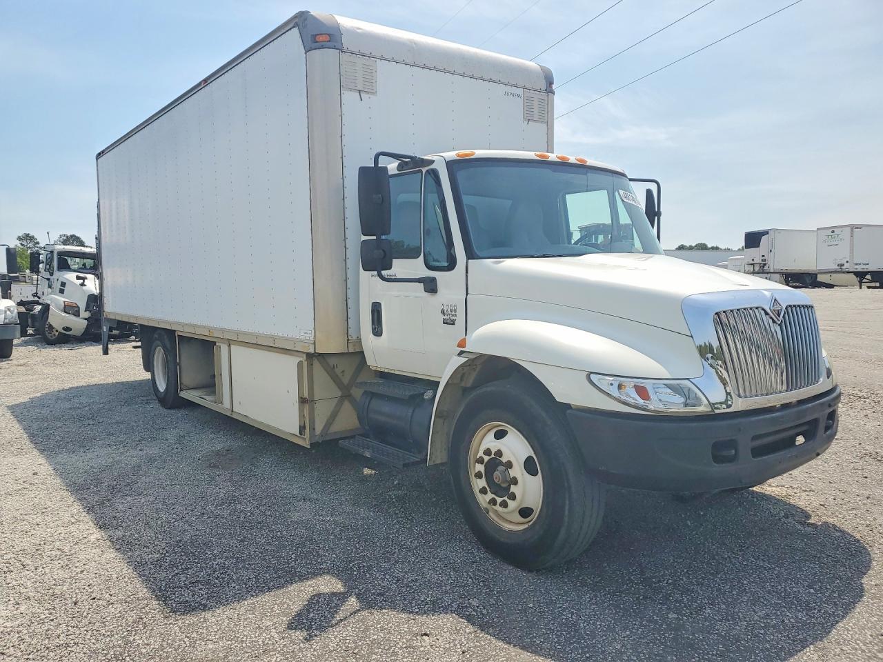 2005 International 4000 4200