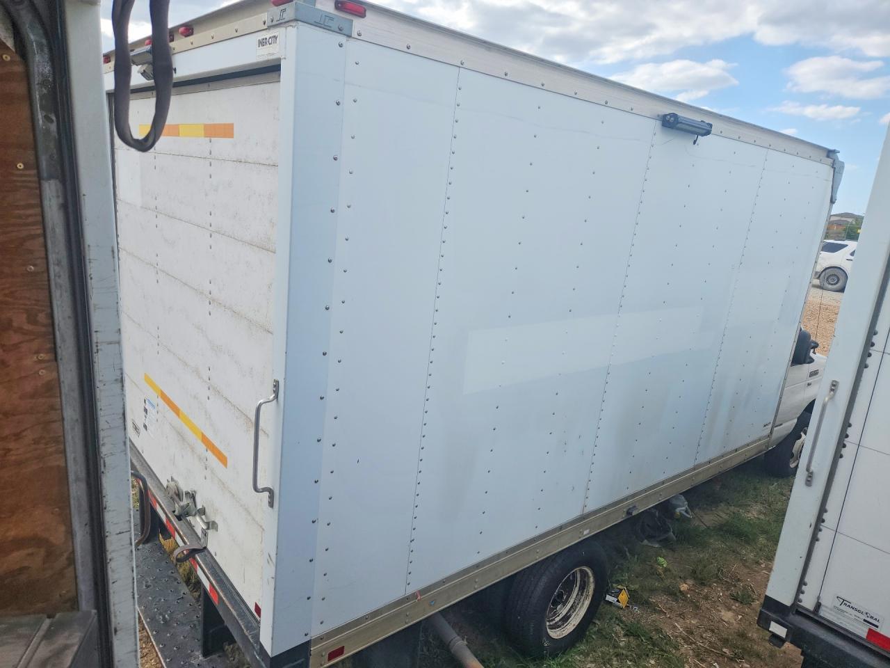 2013 Ford E350 BOX Truck