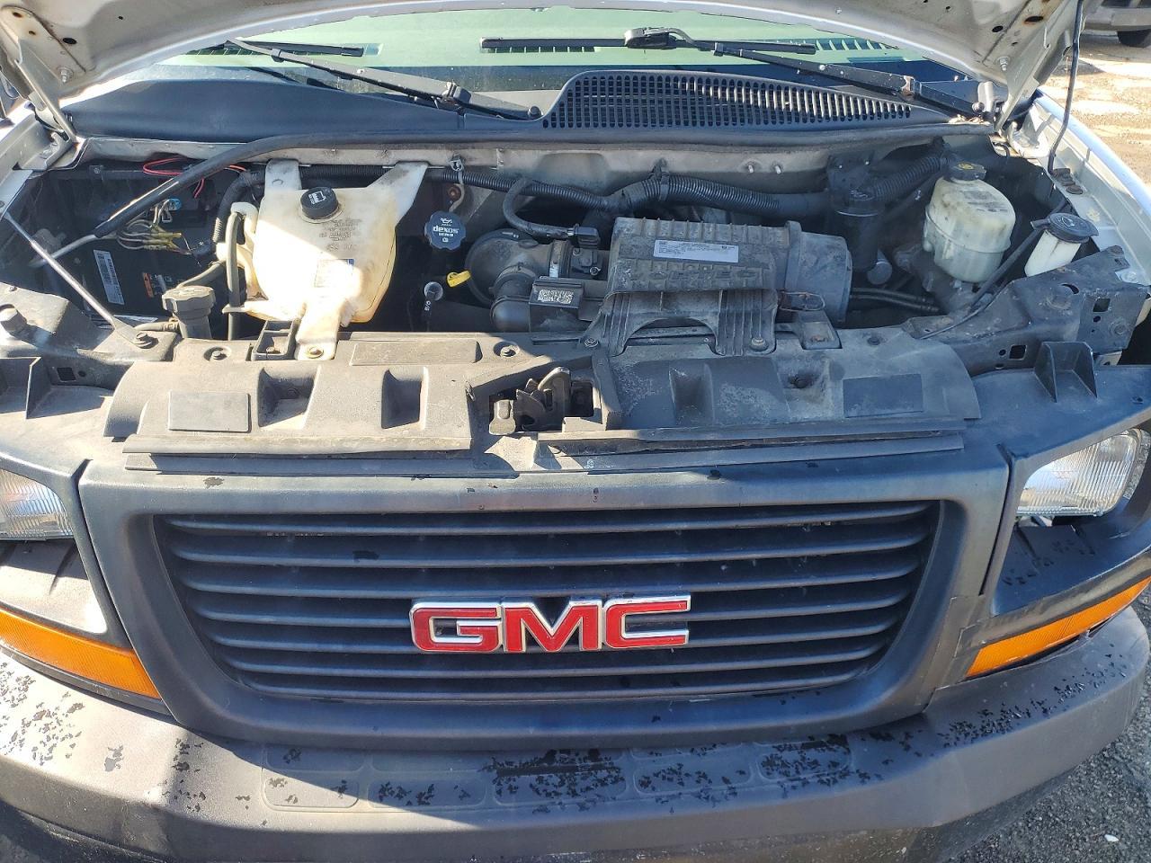 2017 GMC Savana G2500 Utility / Service Van