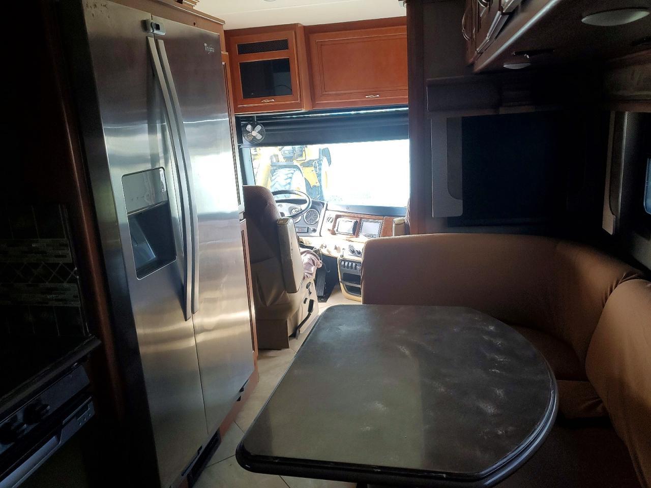 2015 Discovery Overy RV