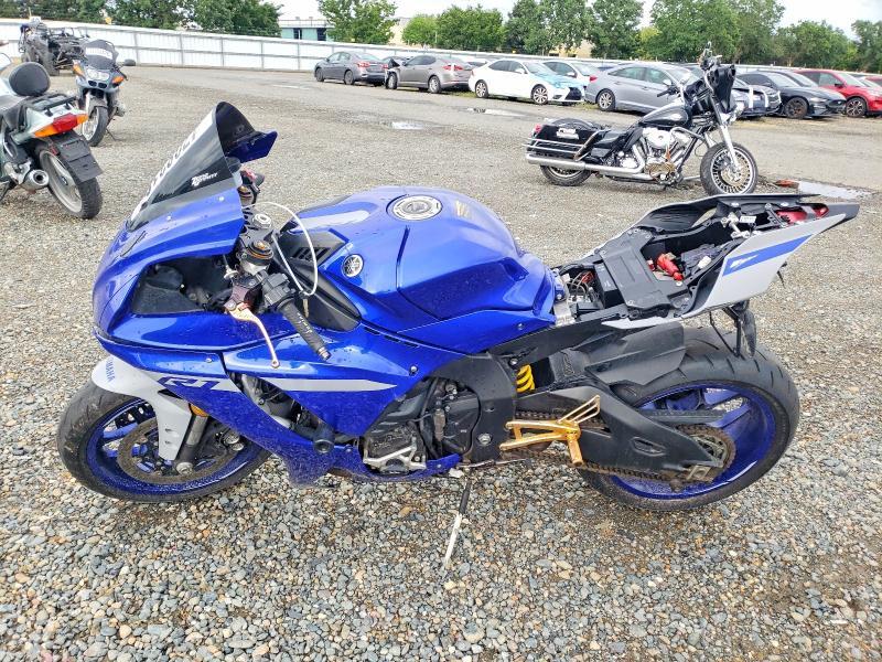2022 Yamaha YZFR1