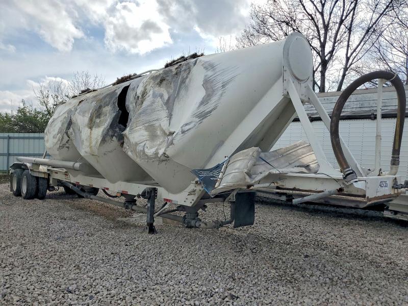 1999 Vantage Dump 1999 Freedom Pneumatic DRY Bulk Trailer