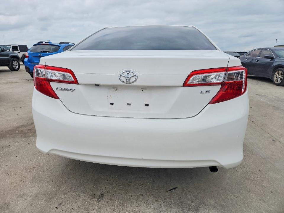 2014 Toyota Camry le