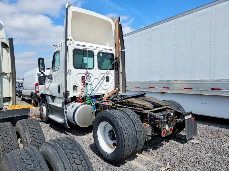 2016 Freightliner Cascadia 125 Semi Truck
