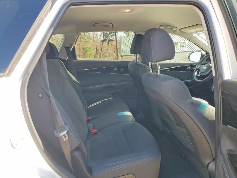 2019 KIA Sorento lx V6