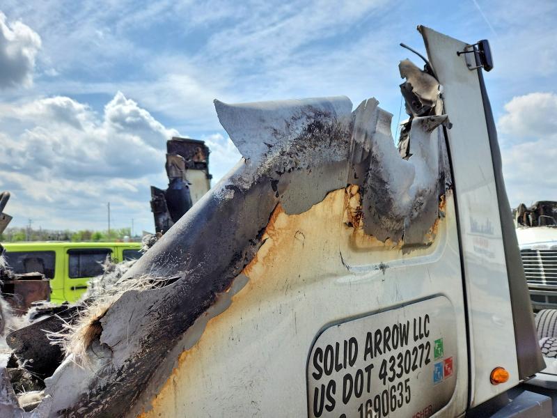 2020 Freigliner 2020 Freightliner Cascadia 126 Semi Truck