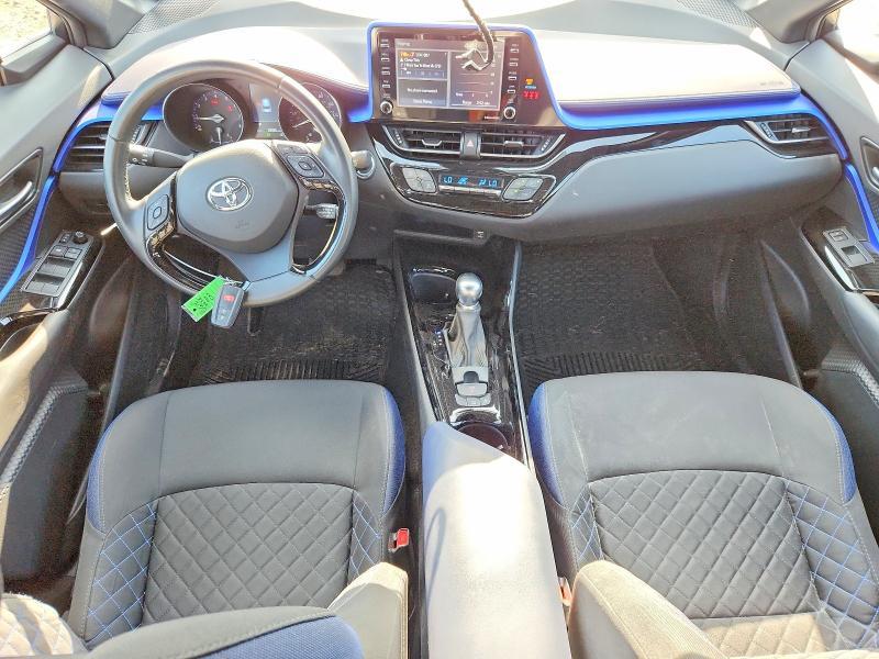 2022 Toyota C-hr xle