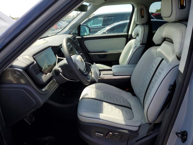 2025 Rivian R1S Adventure