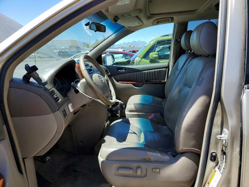 2005 Toyota Sienna xle 7 Passenger