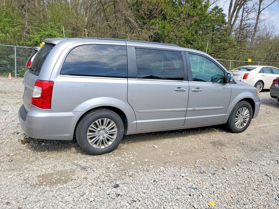 2015 Chrysler Town & Country Touring l