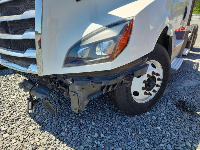 2020 Freightliner Cascadia 126 Semi Truck