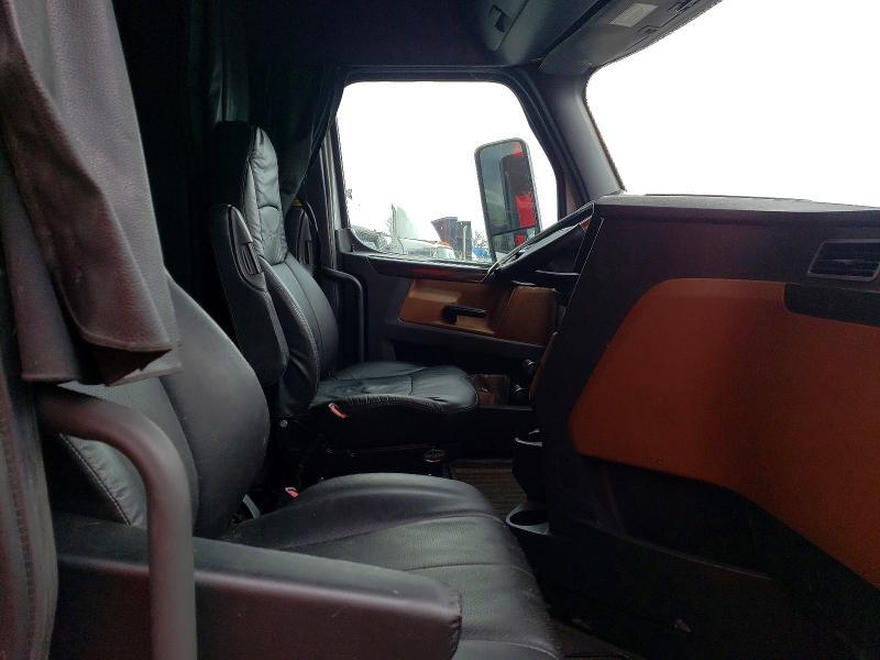 2019 Freigliner 2019 Freightliner Cascadia 126 Semi Truck