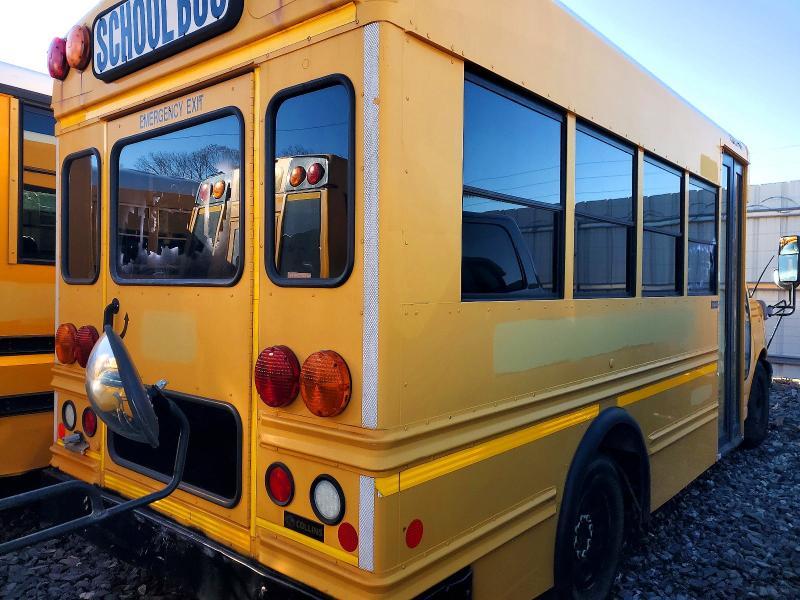 2011 Chevrolet 2011 Collins Bantam G3500-school bus