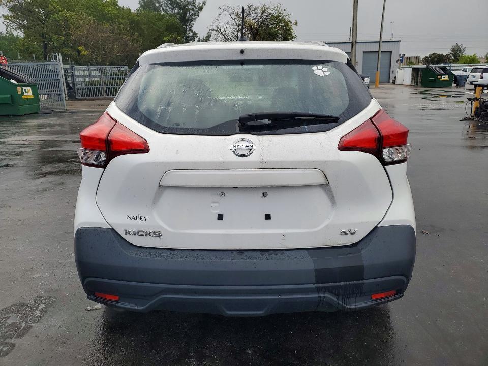 2018 Nissan Kicks sv