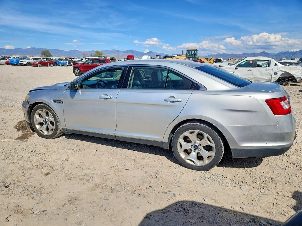 2010 Ford Taurus sel
