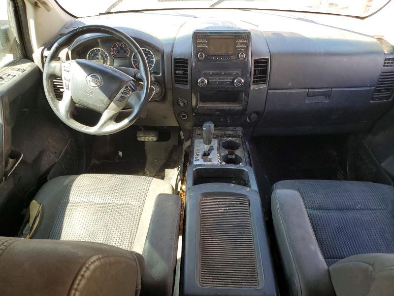 2014 Nissan Titan SV