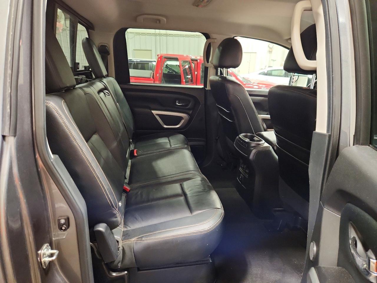 2017 Nissan Titan SL
