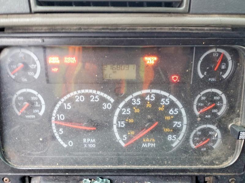 2007 Freigliner 2007 Freightliner Columbia 120 Semi Truck