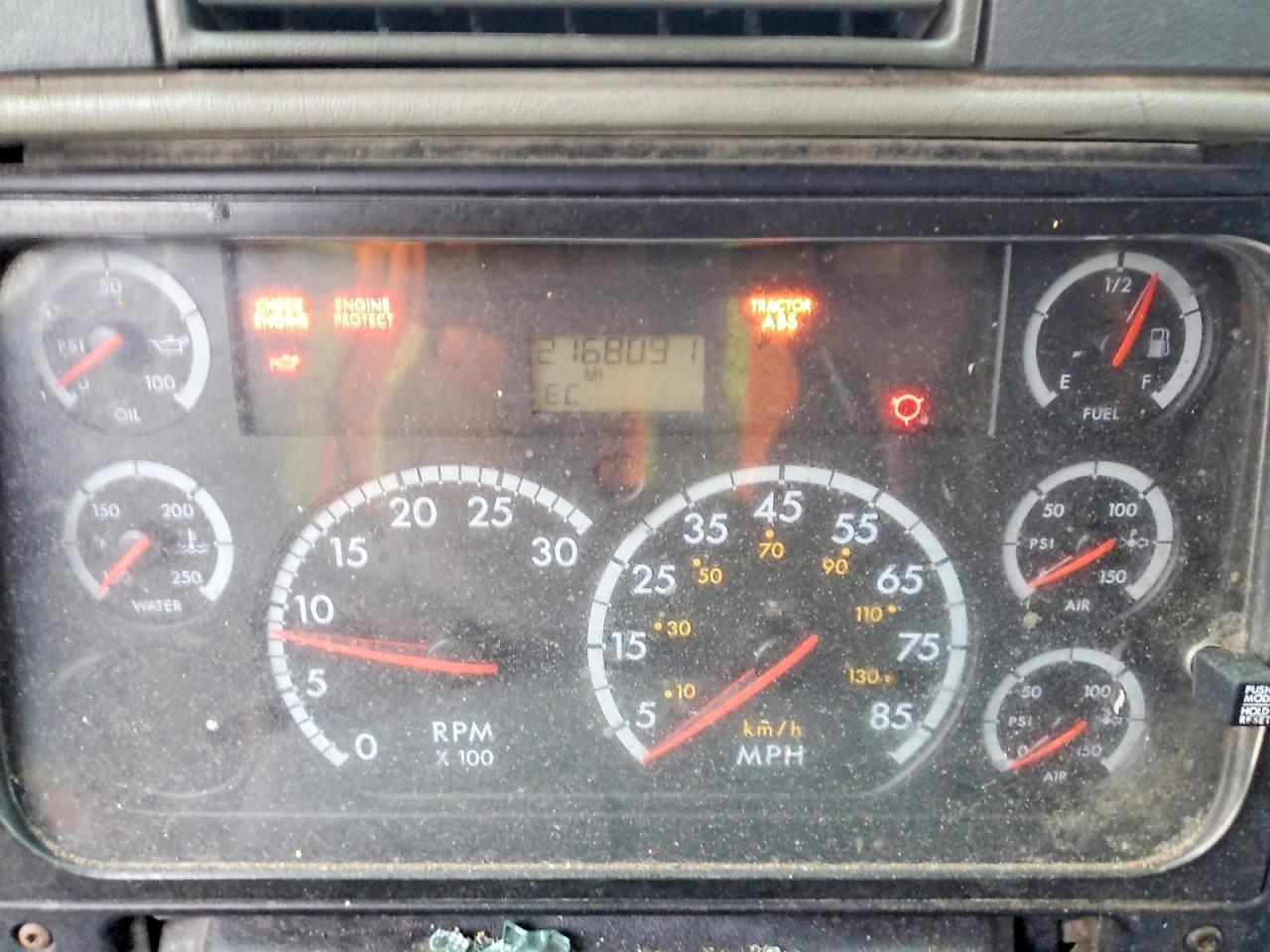 2007 Freigliner 2007 Freightliner Columbia 120 Semi Truck