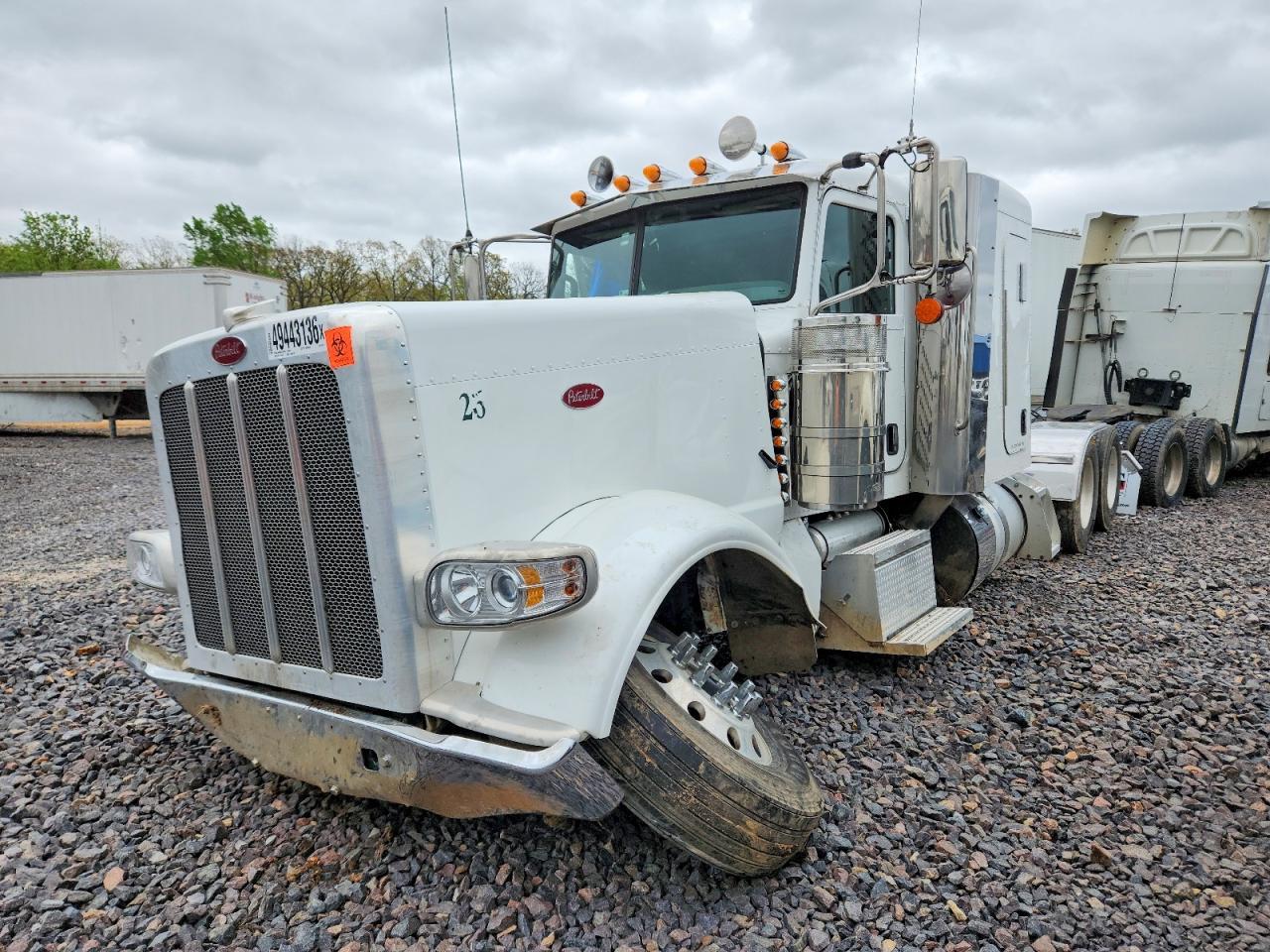 2022 Peterbilt 389 Semi Truck