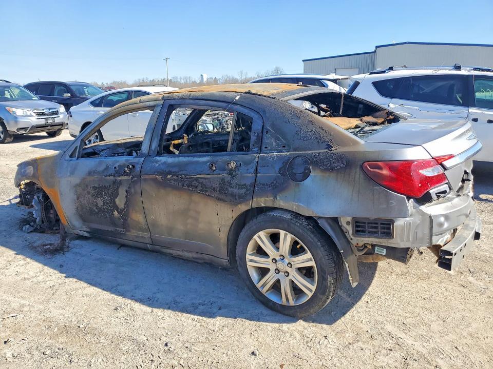 2013 Chrysler 200 lx