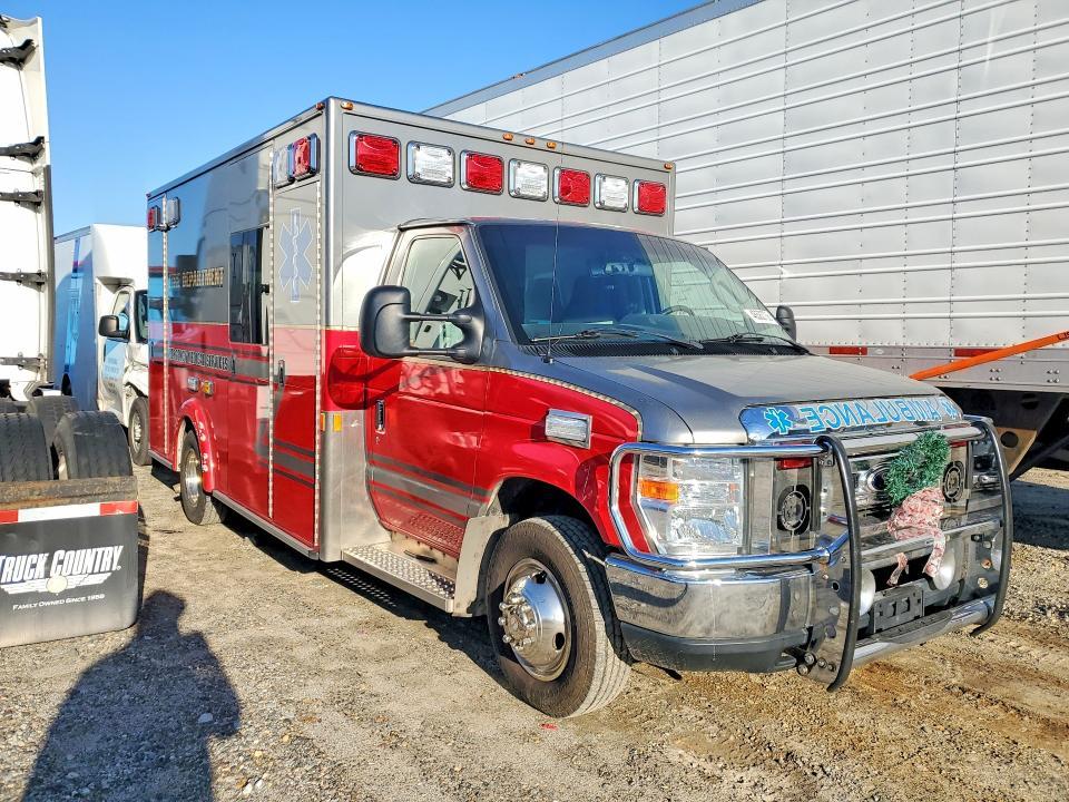 2015 Ford Econoline E450 Super Duty Cutaway Van