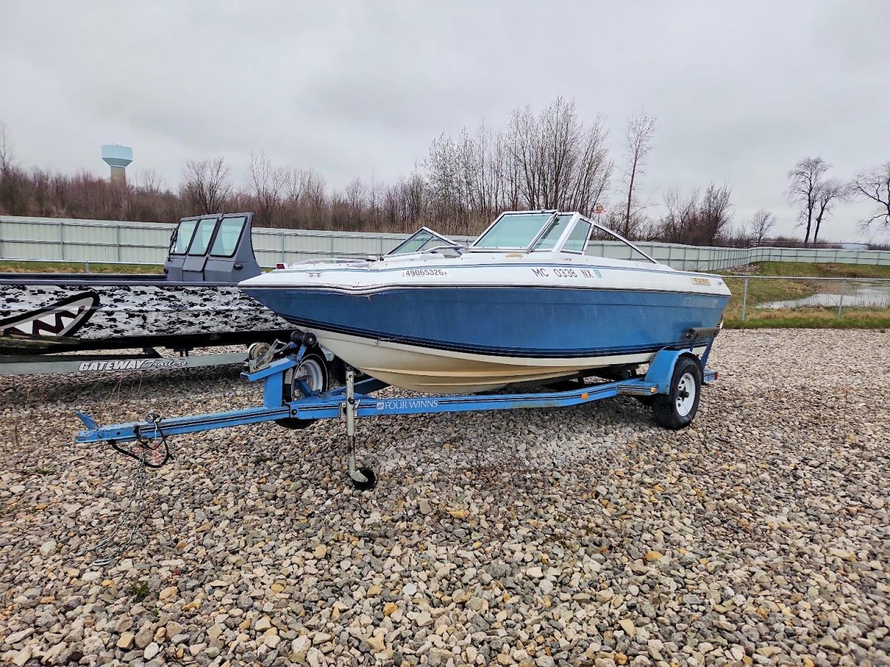 1989 Four Winds 1989 Four Winns Boat