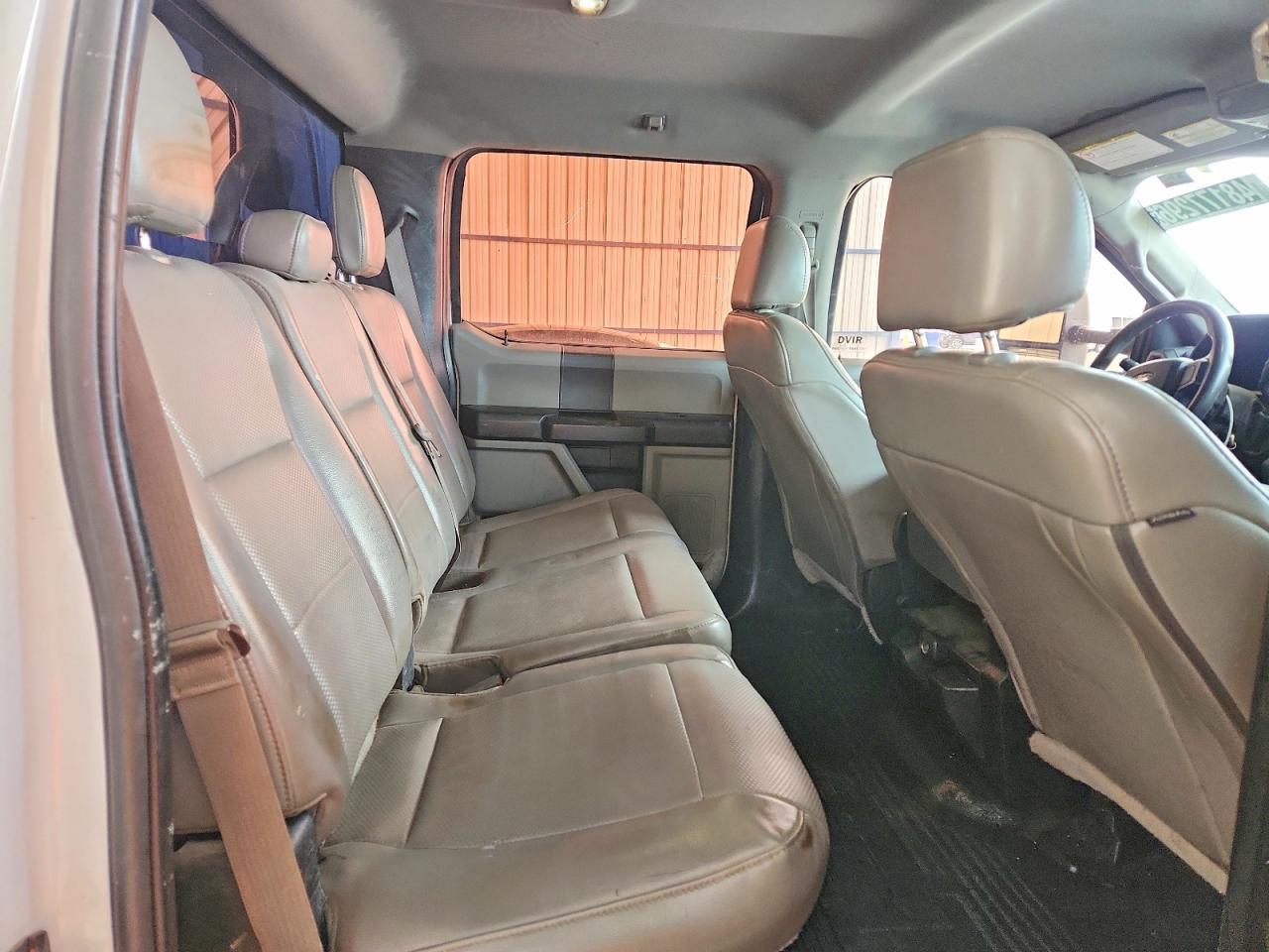2019 Ford F350 Super Duty Flatbed Truck