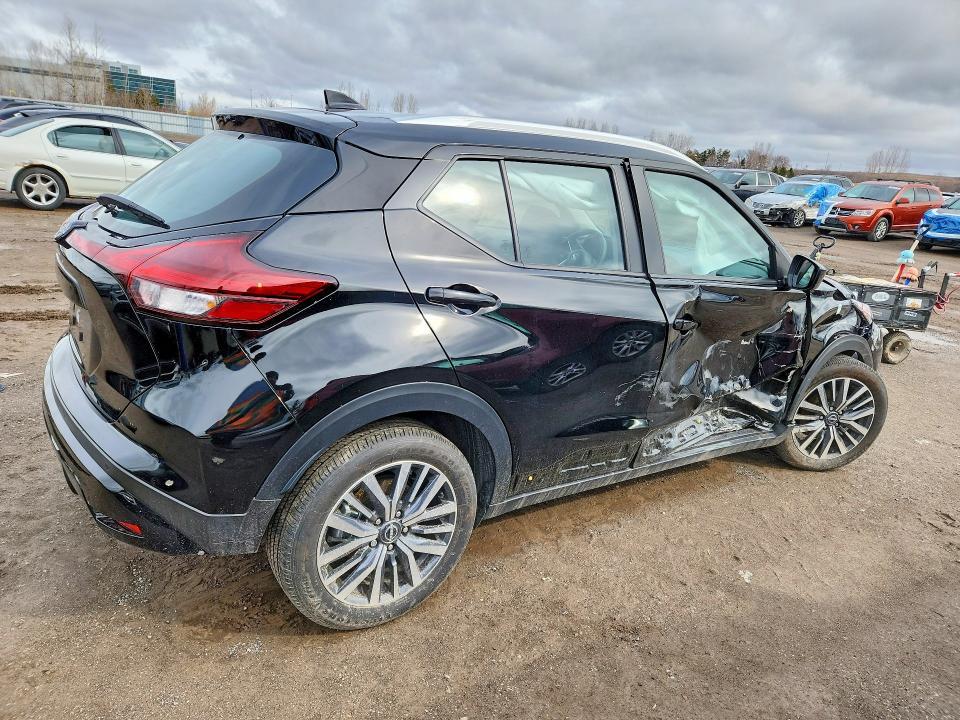 2025 Nissan Kicks Play sv