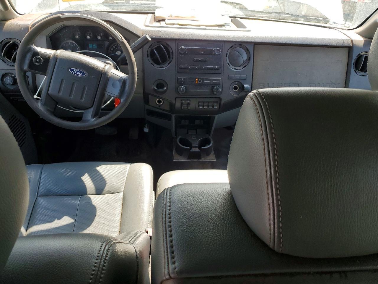 2011 Ford F450 Super Duty Flatbed Truck